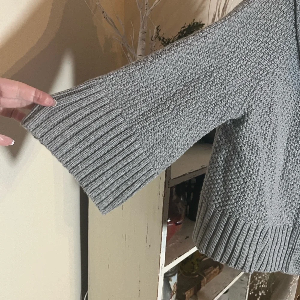 Banana Republic L Wool Blend Gray Cardigan.Hidden snap closures.3/4 bell sleeves - Picture 3 of 6